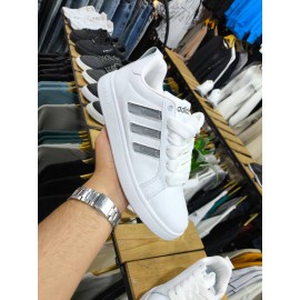 کتونی آدیداس کف تخت سفید 